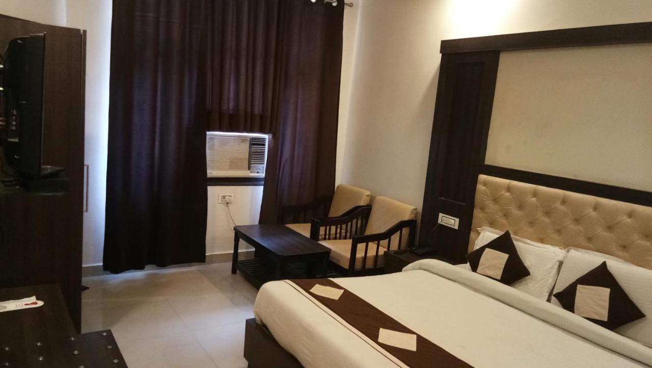 Hotel Krishna Katra  Εξωτερικό φωτογραφία