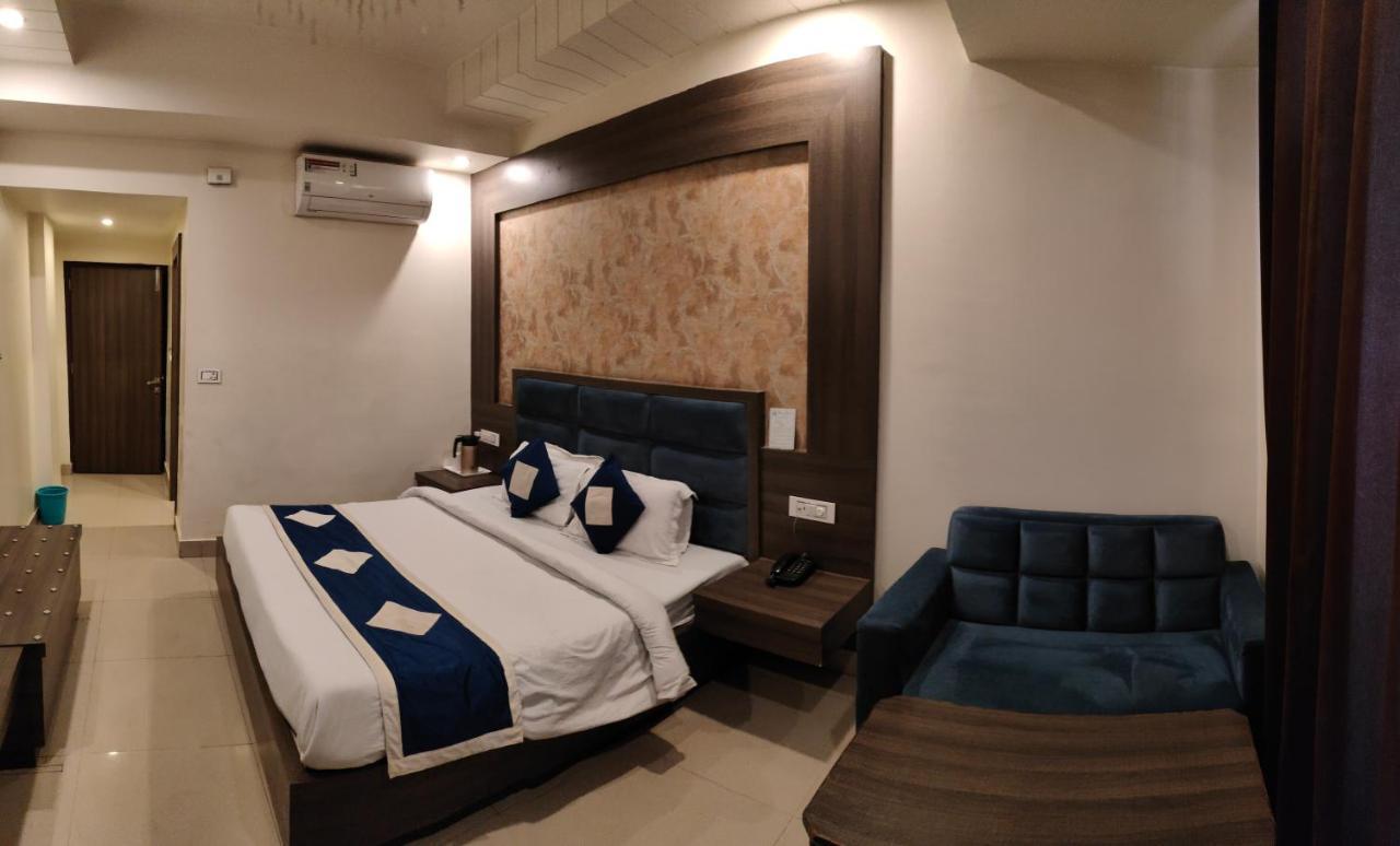 Hotel Krishna Katra  Εξωτερικό φωτογραφία
