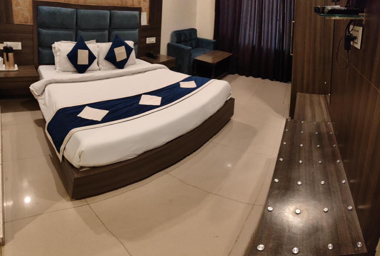 Hotel Krishna Katra  Εξωτερικό φωτογραφία