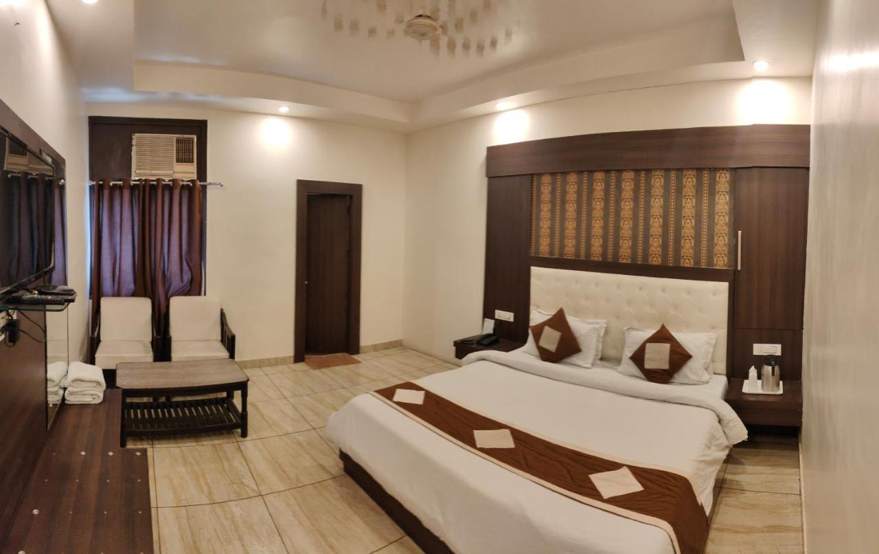 Hotel Krishna Katra  Εξωτερικό φωτογραφία