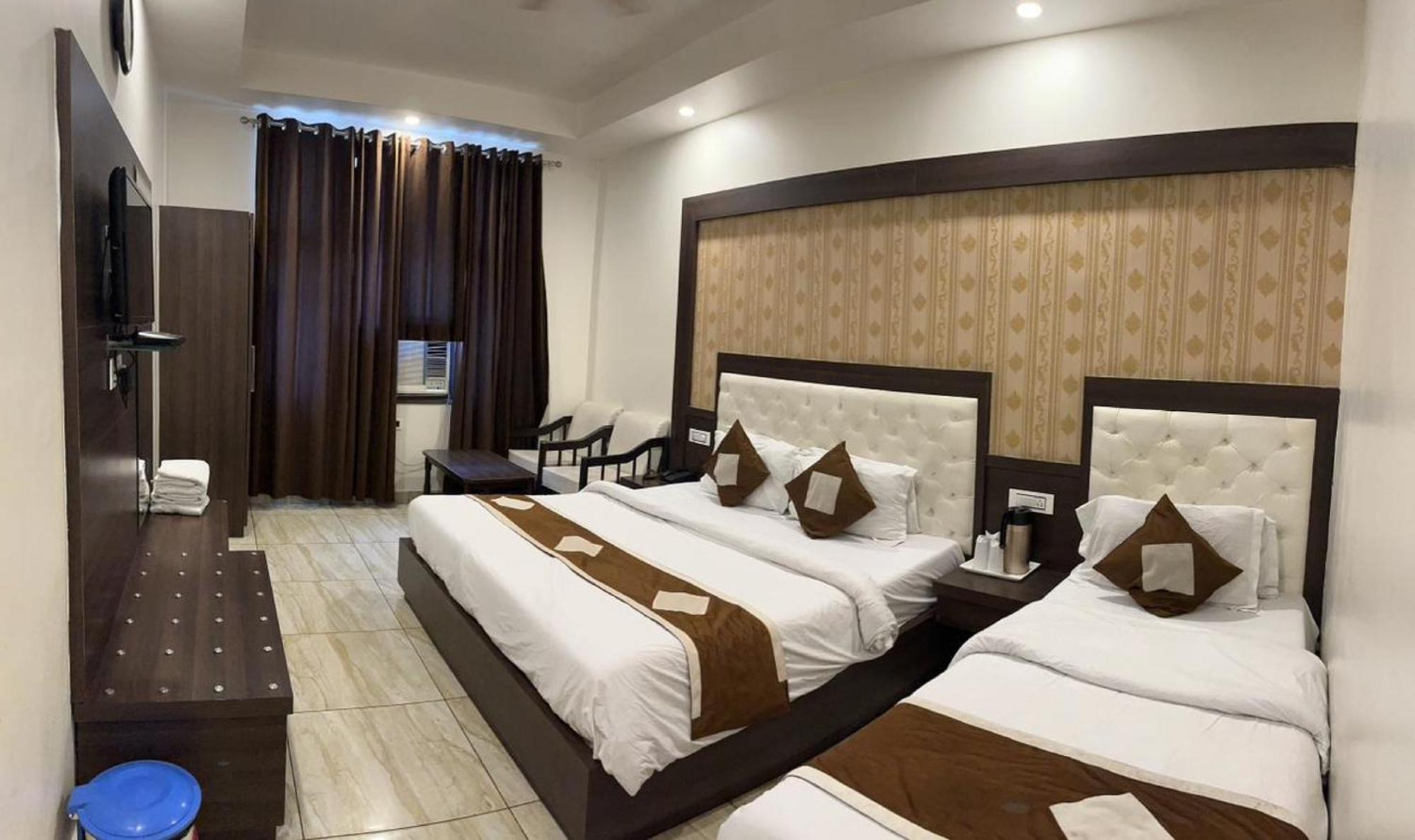Hotel Krishna Katra  Εξωτερικό φωτογραφία